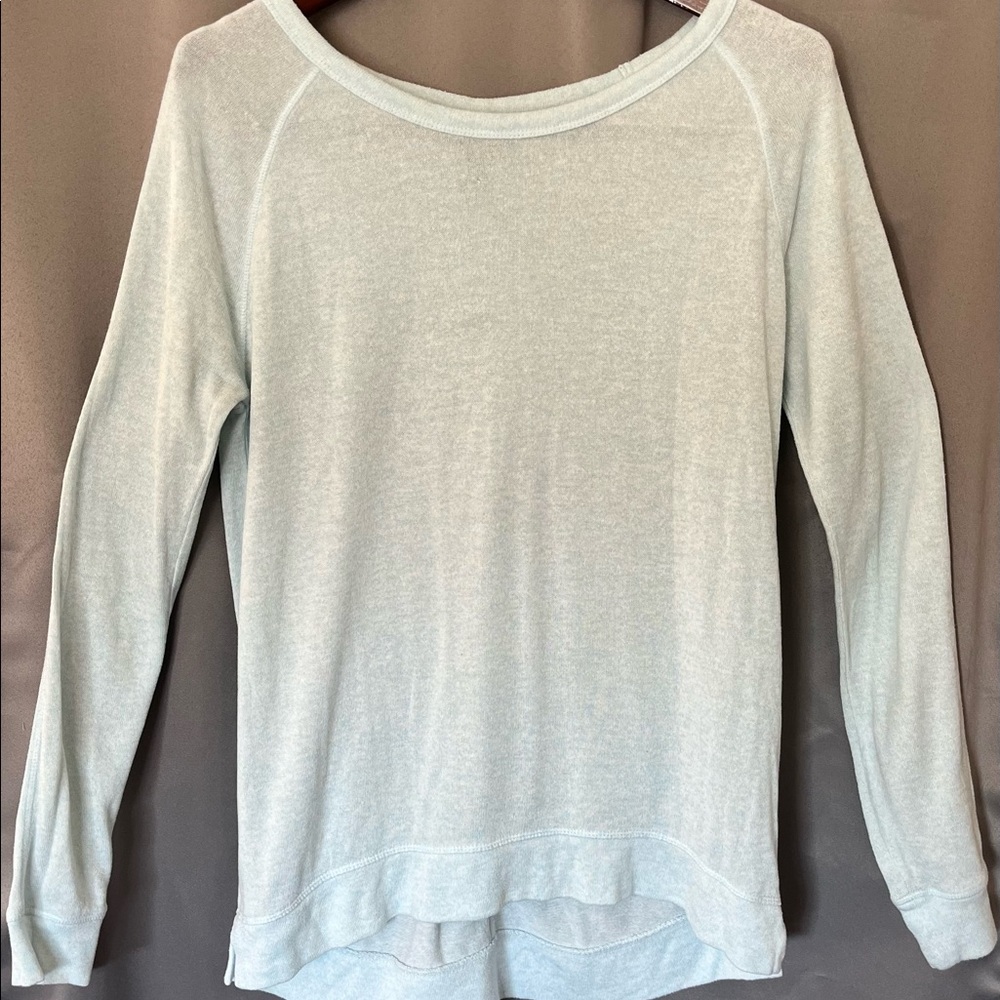 GAP Long sleeve Lightweight sweater Scoop neck XS polyester/spandex pale blue